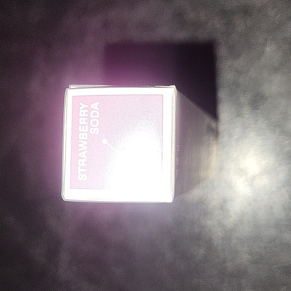 Rem Beauty Essential Drip Glossy Balm In Strawberry Soda BNIB - Picture 7 of 9